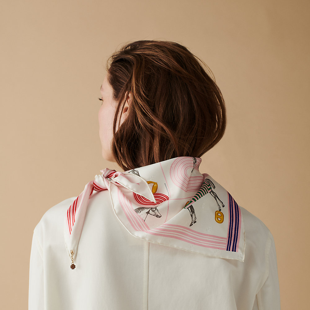 Garde-Robe Pop charm triangle 70 | Hermès UAE